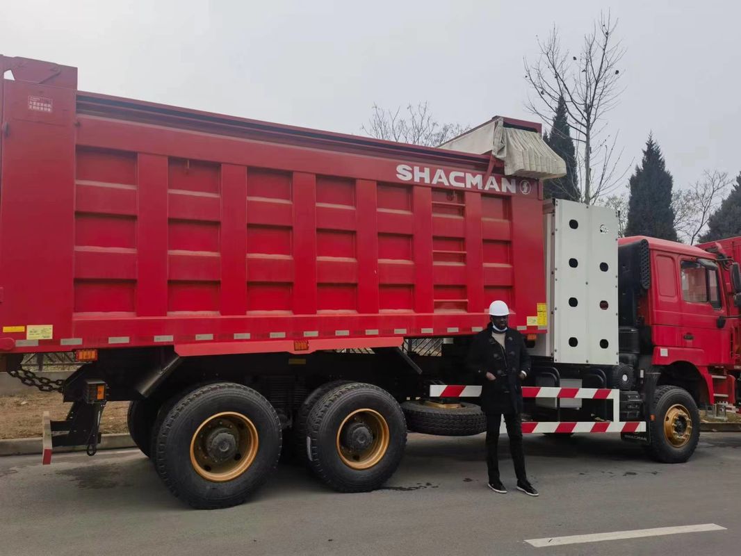90 tonnes de camions de décharge lourds 6x4 SHACMAN camions de décharge au GNC rouge F3000 6x4 380 EuroV