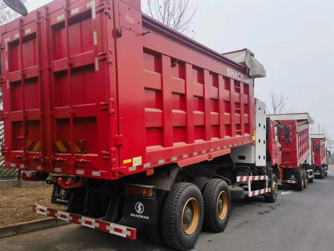 90 tonnes de camions de décharge lourds 6x4 SHACMAN camions de décharge au GNC rouge F3000 6x4 380 EuroV