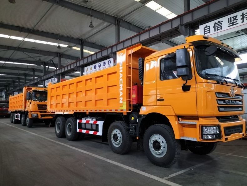 Shakman F3000 camion de décharge 8x4 375hp Euro V jaune pour le modèle SX3255DT384