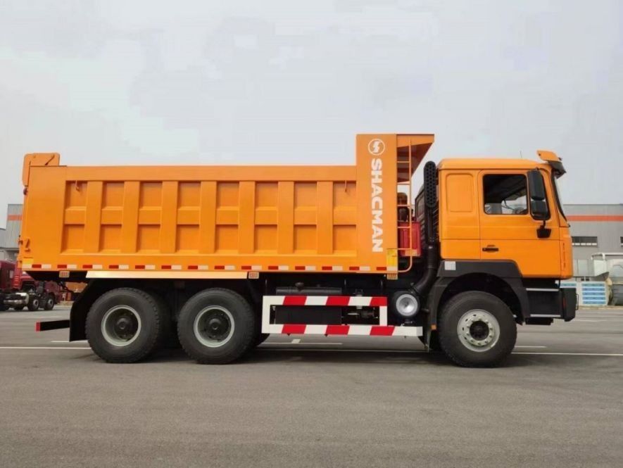 SHACMAN Single Sleeper Dump Truck F3000 6x4 400hp EuroII Des performances puissantes et une capacité de charge utile