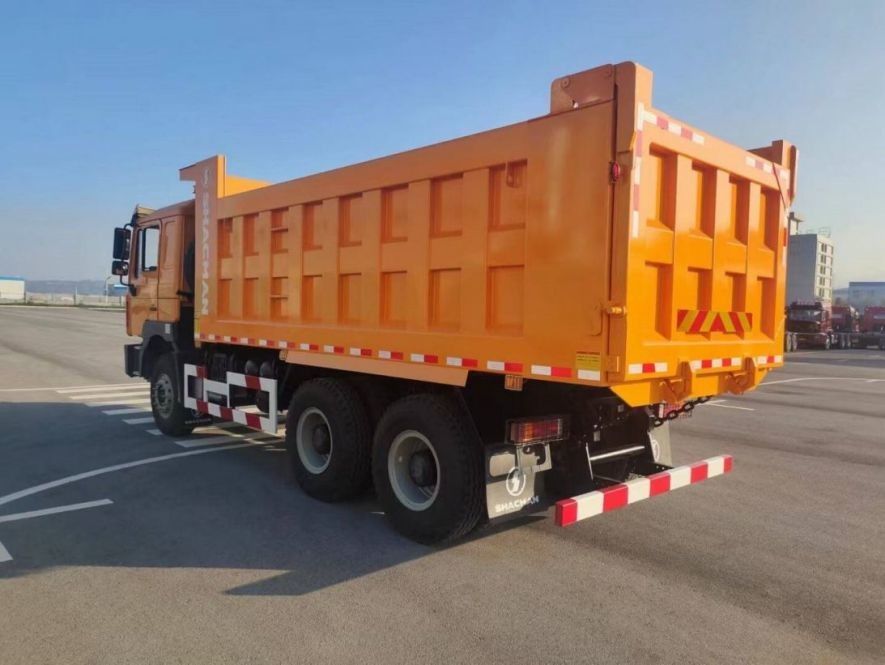 SHACMAN Single Sleeper Dump Truck F3000 6x4 400hp EuroII Des performances puissantes et une capacité de charge utile