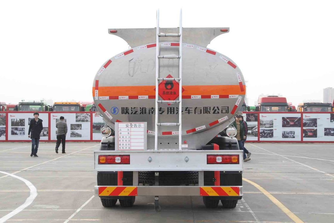 L3000 4x2 pétrolier camion-citerne à 240 chevaux ÉruoII blanc SHACMAN pétrolier camion de transport
