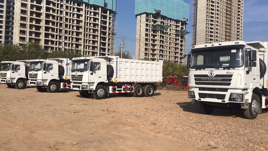 Pour les véhicules à trois axes, le véhicule à trois axes H3000 6x4 400 chevaux EuroII 50 tonnes