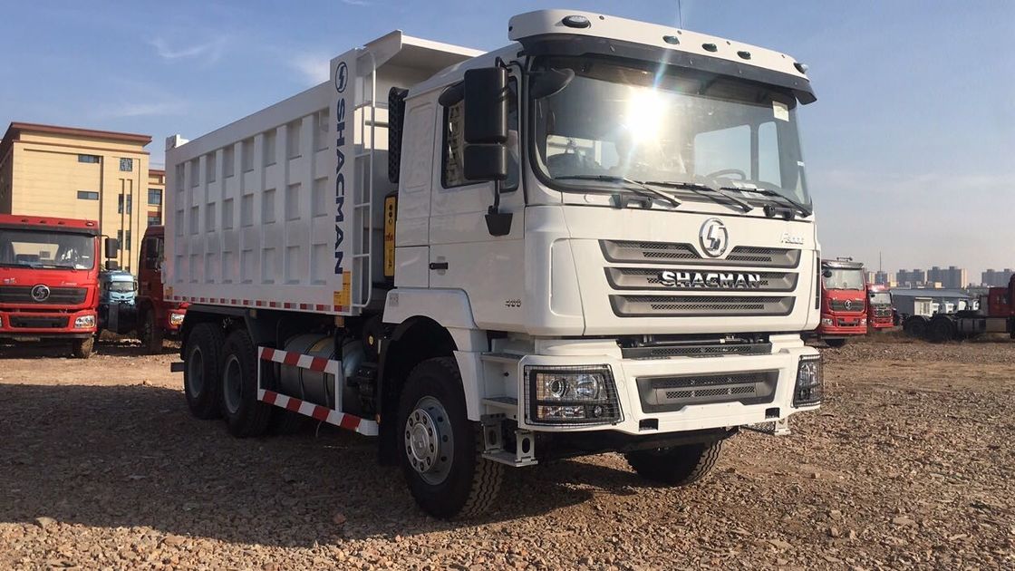 Pour les véhicules à trois axes, le véhicule à trois axes H3000 6x4 400 chevaux EuroII 50 tonnes