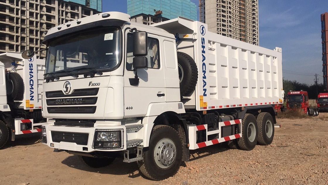 Pour les véhicules à trois axes, le véhicule à trois axes H3000 6x4 400 chevaux EuroII 50 tonnes