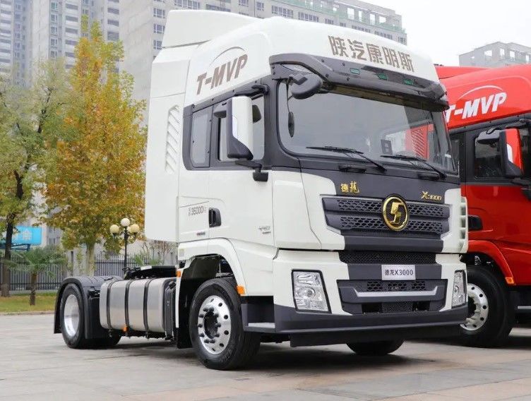 SHACMAN Tracteur X3000 CUMMINS 420HP 6X4 4x2 Tracteur camion à vendre