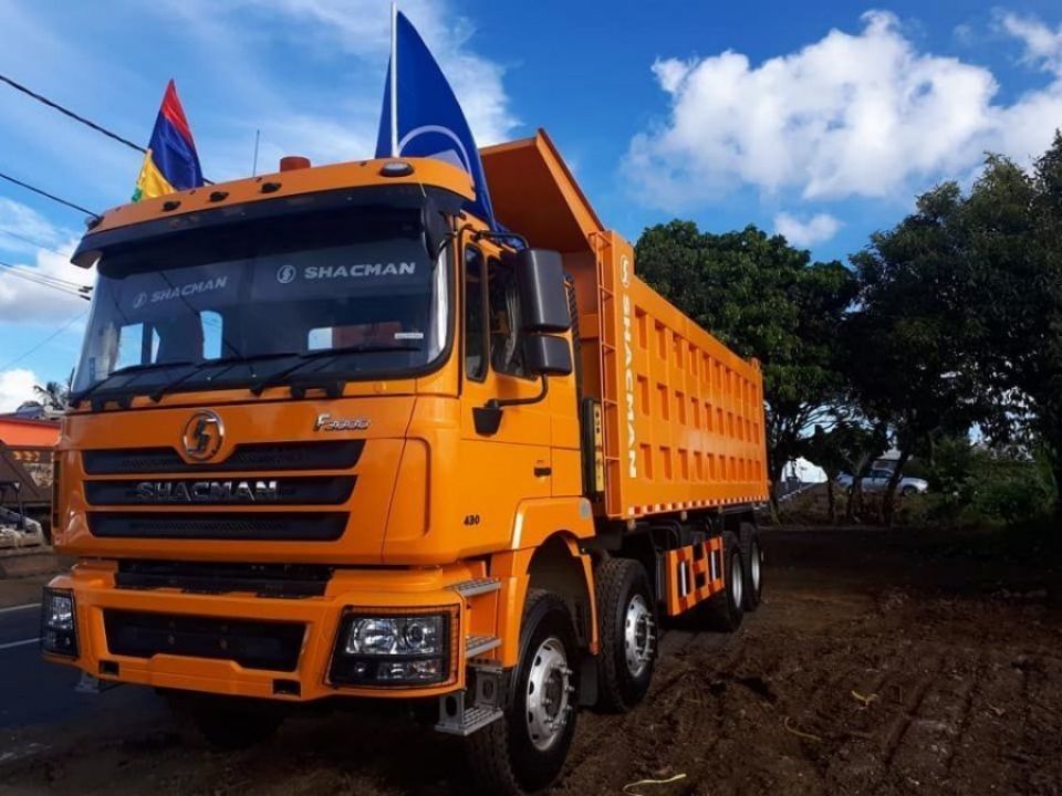 SHACMAN F3000 8x4 380hp EuroV camion à décharge double axe de stade avec moteur WEICHAI