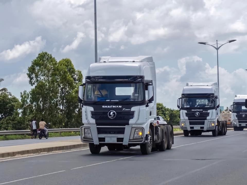 SHACMAN X3000 10 roues remorque tracteur camion WEICHAI CUMMINS moteur 380 ch 400 ch 430 ch