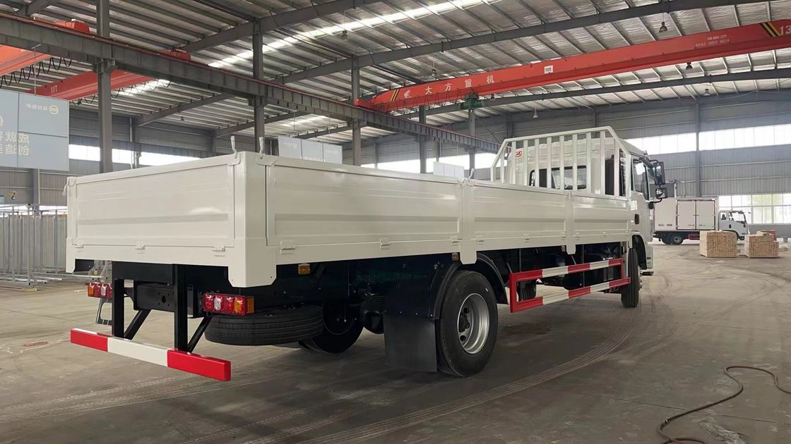 SHACMAN L3000 4X2 10 tonnes de capacité de chargement camion de fret 240HP camion de bonne qualité