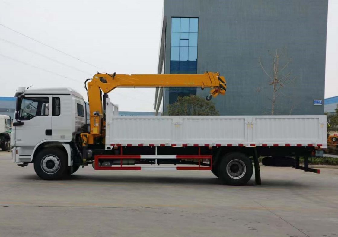 SHACMAN L3000 4X2 10 tonnes Capacité de chargement camion de fret 240HP Grue de fret de bonne qualité