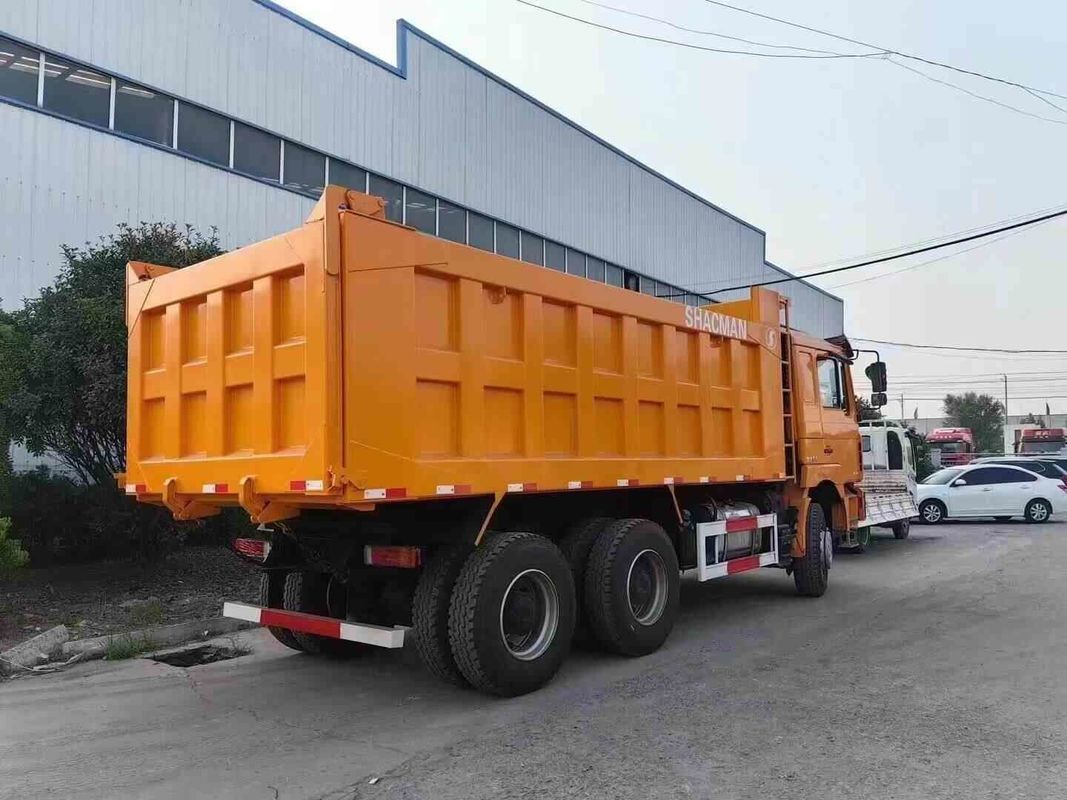 Neon Red Truck lourd de 20 mètres cubes de capacité MAN système d'atténuation de la collision des essieux
