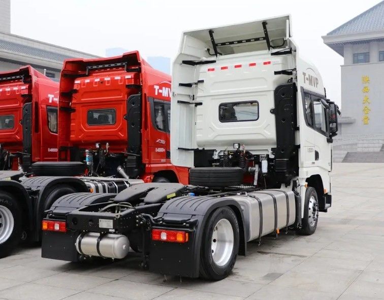SHACMAN camion tracteur 6 roues X3000 4x2 conducteur gauche double dormeur fort tête de tracteur pour l' Algérie