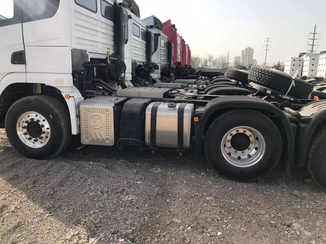 SHACMAN Tracteur camion 10 roues X3000 6x4 Conducteur gauche Double dormeur Tracteur tête pour l'Algérie
